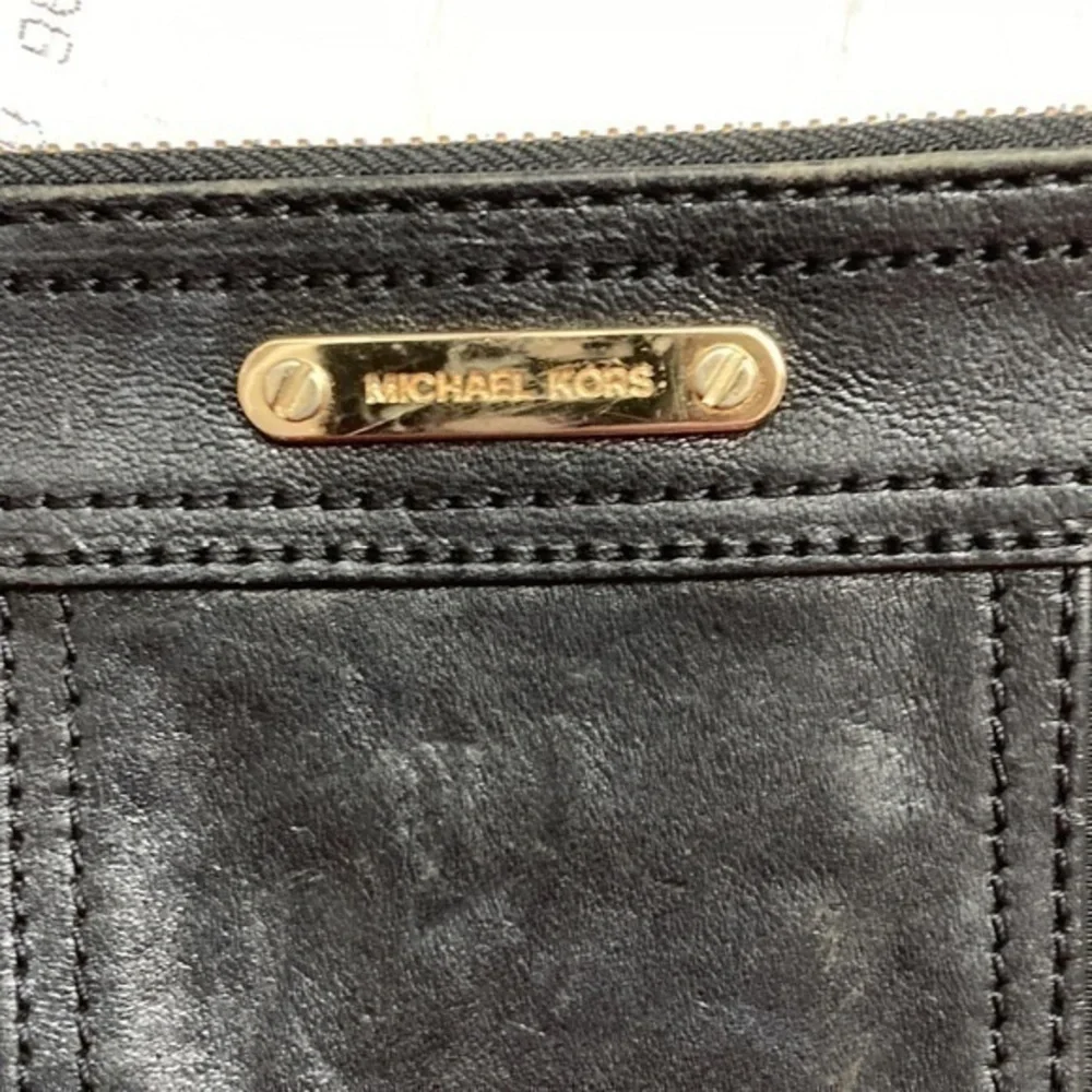 Michael kors back leather crossbody bag